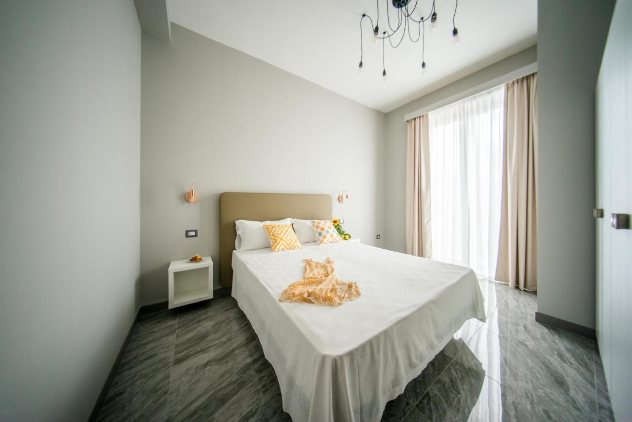 Palazzo Novecento Apartment Margherita Di Savoia Ngoại thất bức ảnh