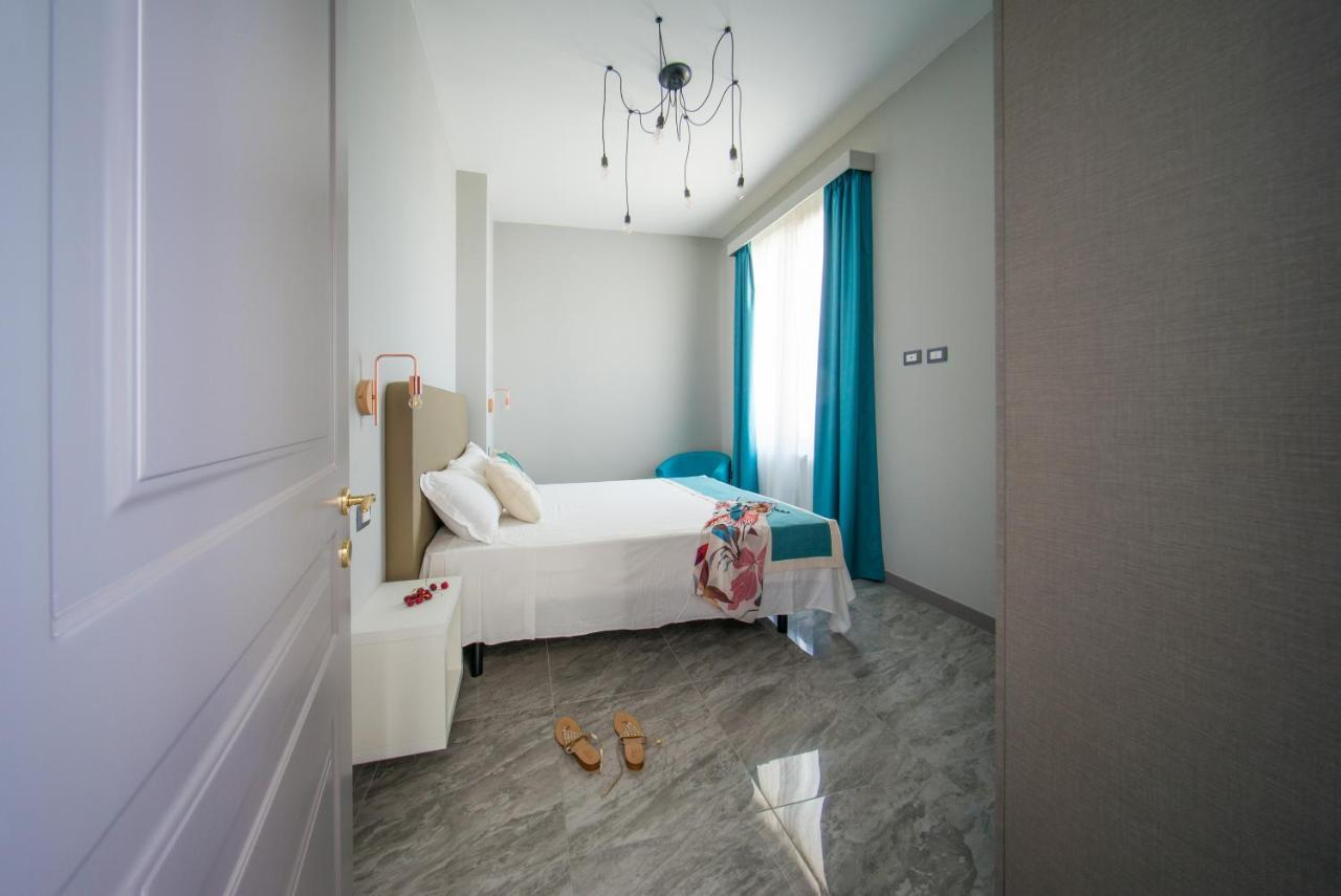 Palazzo Novecento Apartment Margherita Di Savoia Ngoại thất bức ảnh