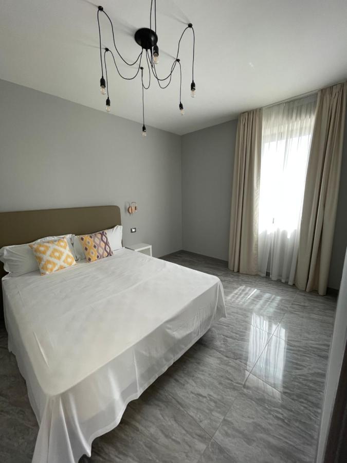 Palazzo Novecento Apartment Margherita Di Savoia Ngoại thất bức ảnh