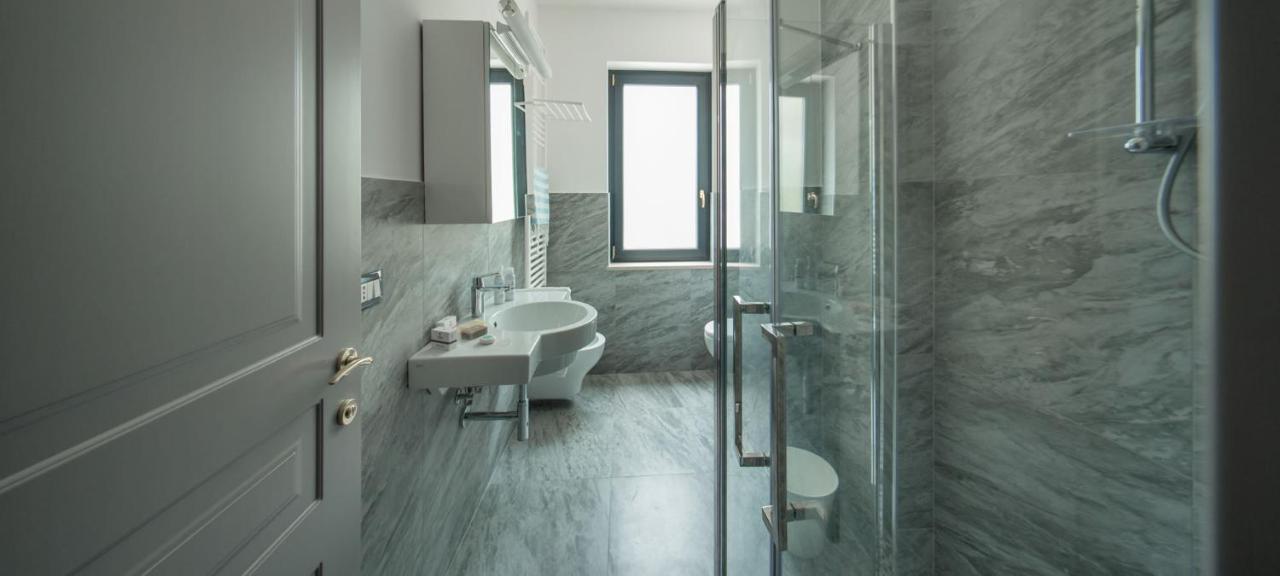 Palazzo Novecento Apartment Margherita Di Savoia Ngoại thất bức ảnh