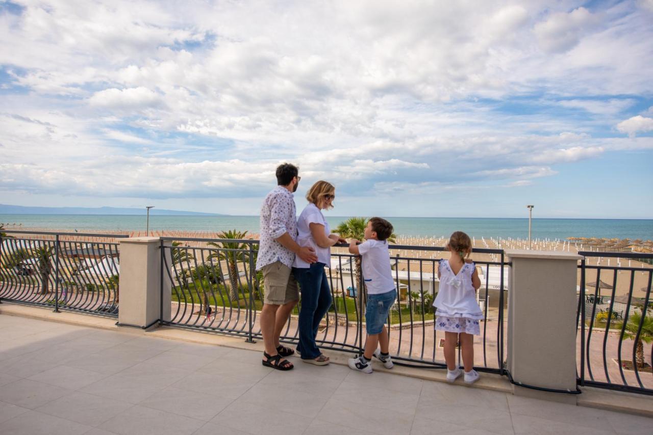Palazzo Novecento Apartment Margherita Di Savoia Ngoại thất bức ảnh