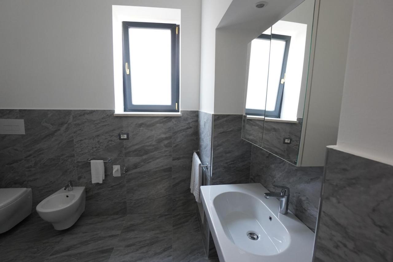 Palazzo Novecento Apartment Margherita Di Savoia Ngoại thất bức ảnh