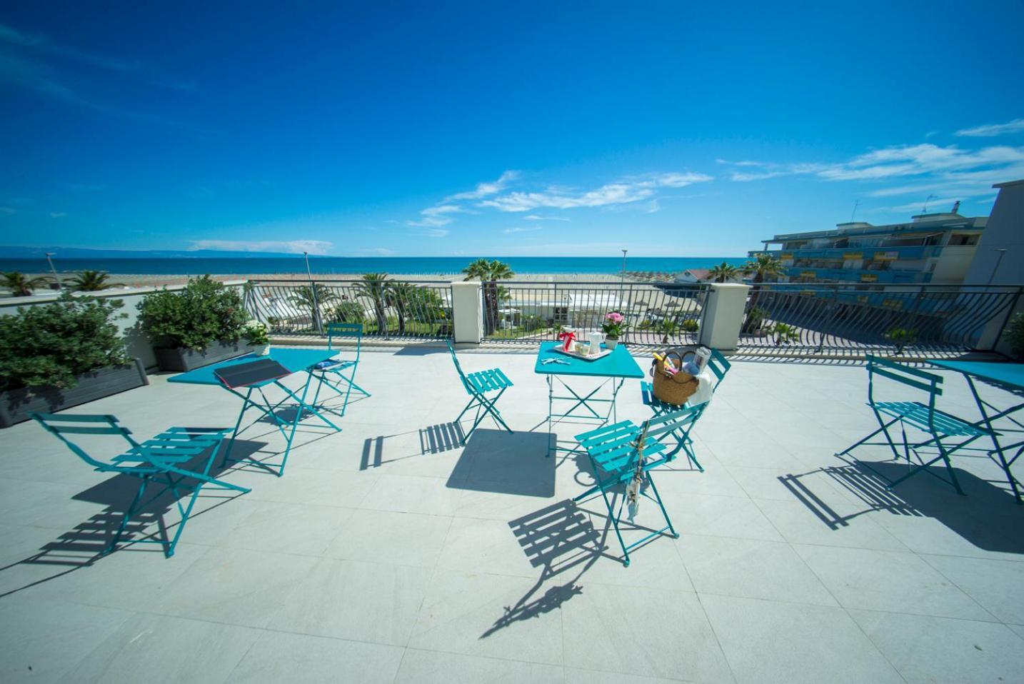 Palazzo Novecento Apartment Margherita Di Savoia Ngoại thất bức ảnh